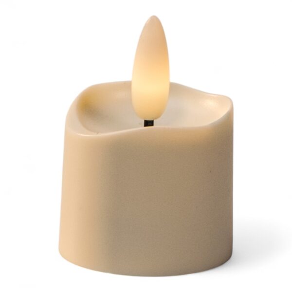 Home 9 Set med 12 beige 3D uppladdningsbara LED-värmeljus med lätt smält kant, realistisk konstgjord låga, timerfunktion och fjärrkontroll, med upp till 400 timmars användning, fotograferade mot vit bakgrund.